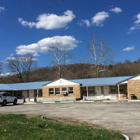 Scenic River Inn Motel Wartburg 외부 사진