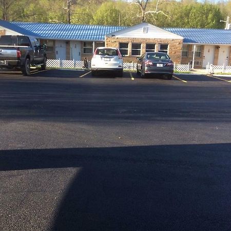Scenic River Inn Motel Wartburg 외부 사진