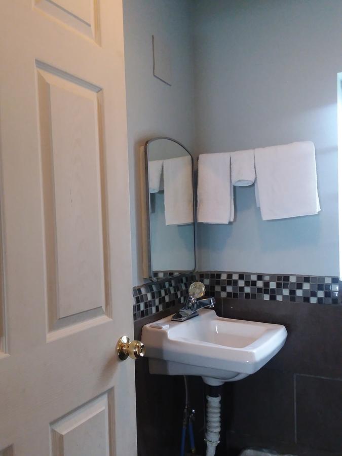 Scenic River Inn Motel Wartburg 외부 사진